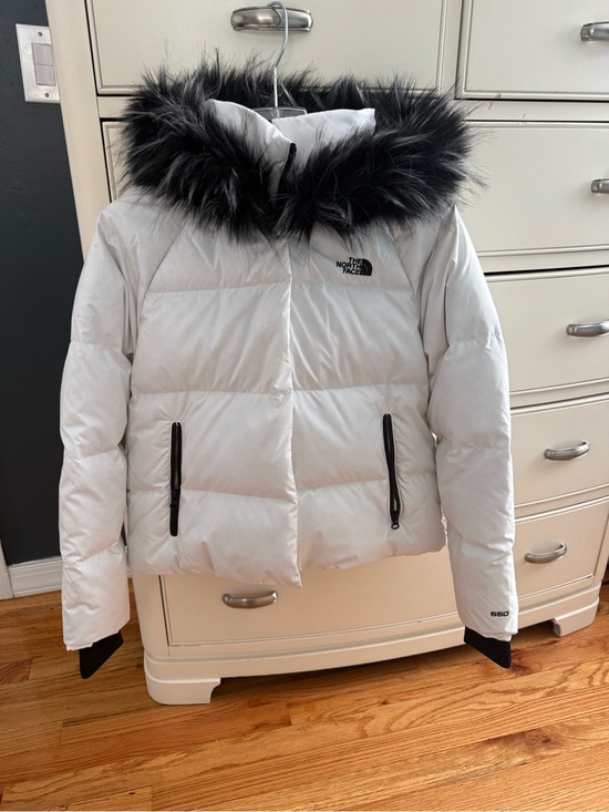 The North Face Jackets & Blazers - The North Face Women's White Puffer Jacket with Black Faux-Fur Trim
